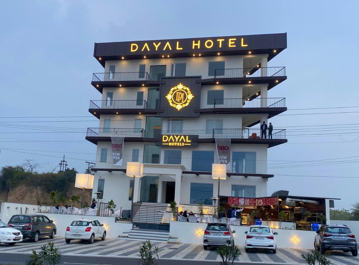 Dayal Hotel ウーナ エクステリア 写真