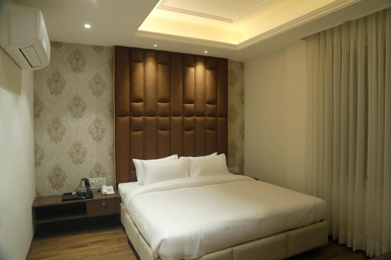 Dayal Hotel ウーナ エクステリア 写真