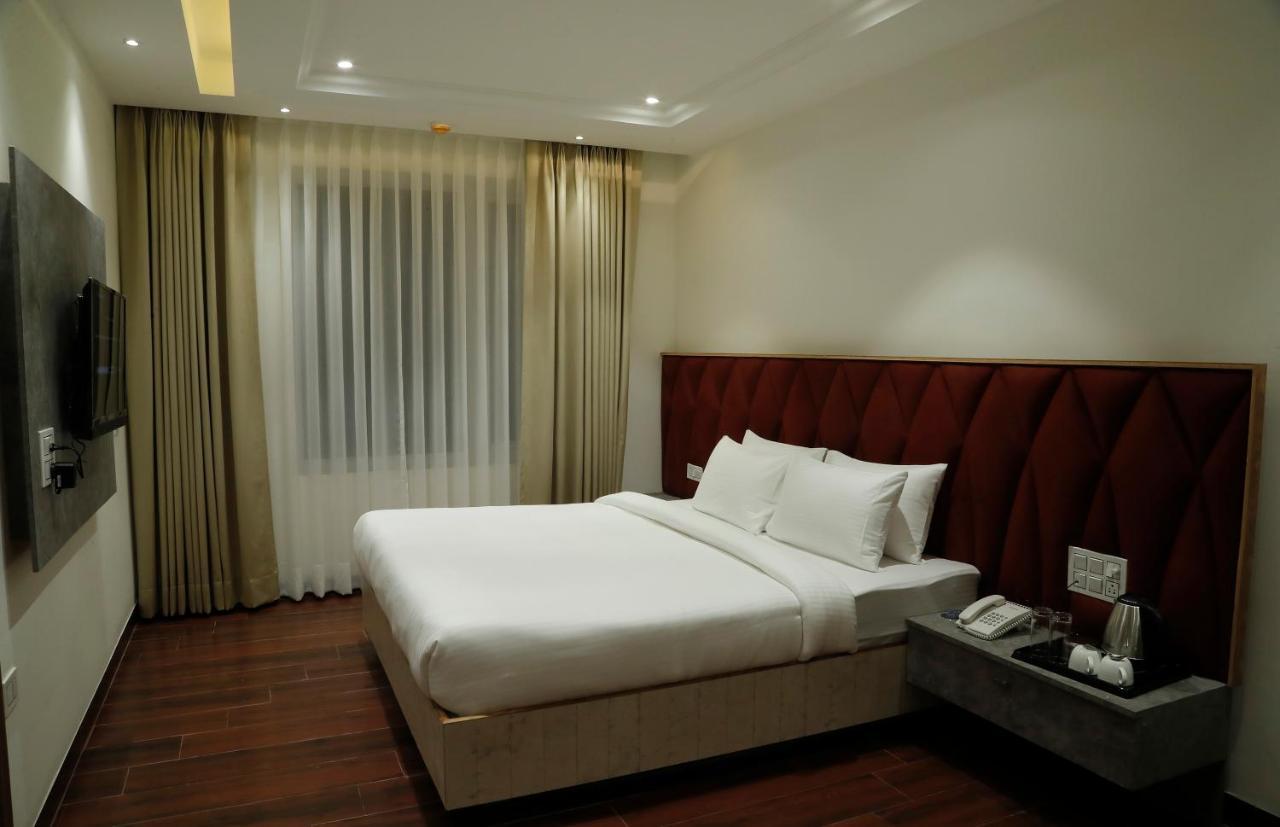 Dayal Hotel ウーナ エクステリア 写真