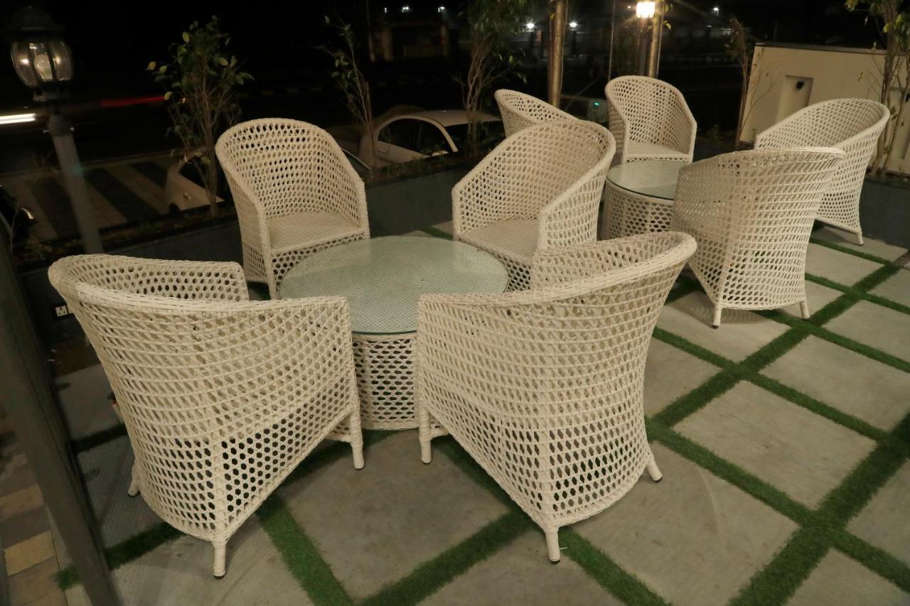 Dayal Hotel ウーナ エクステリア 写真