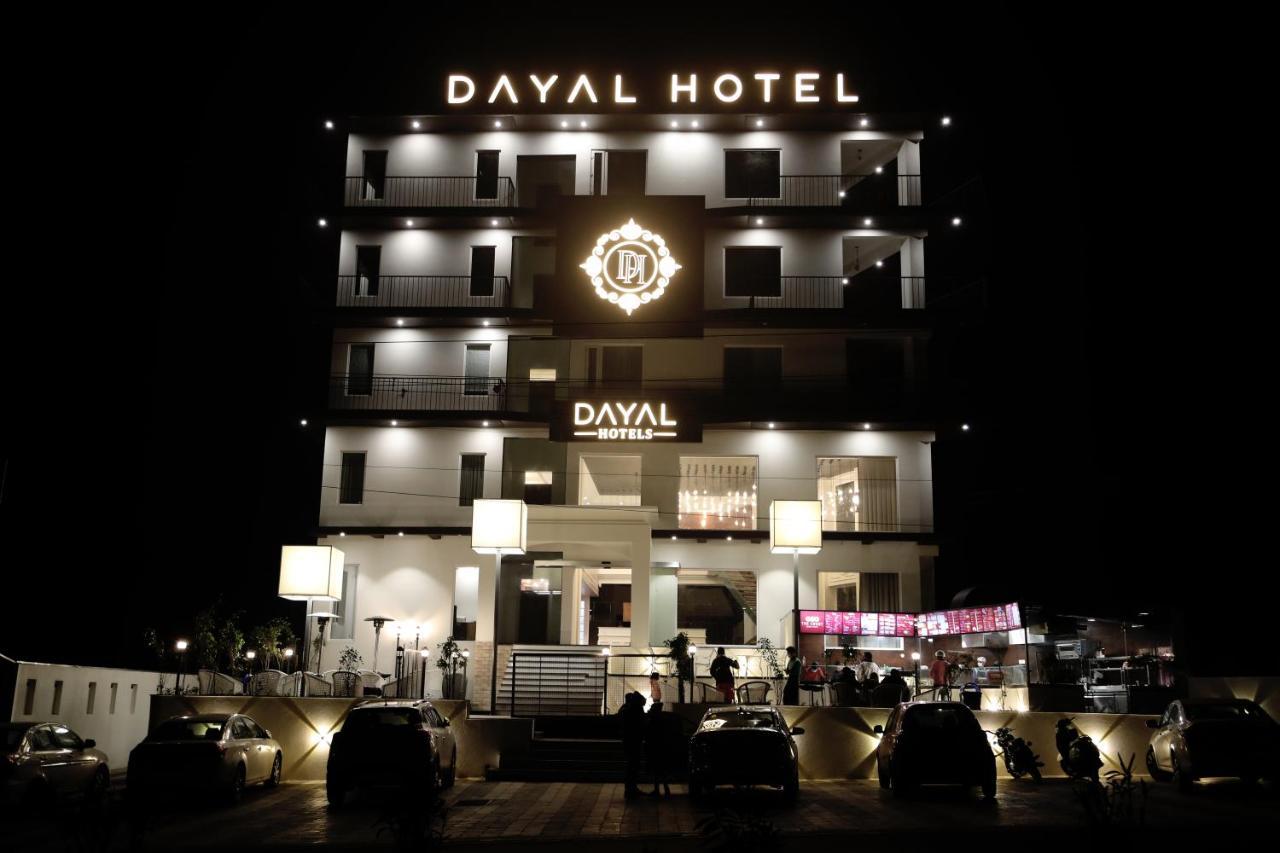 Dayal Hotel ウーナ エクステリア 写真